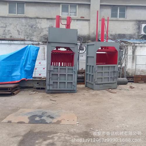 廢料新生，空間倍增 多用途立式打包機與開箱機詳解